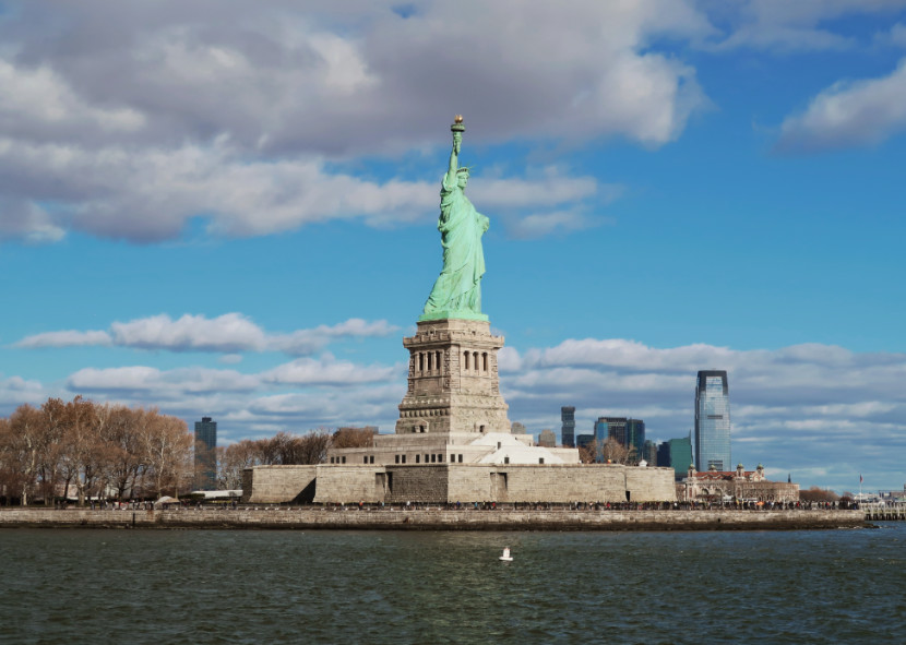 Ver la Estatua de la Libertad desde el ferry de Nueva York.