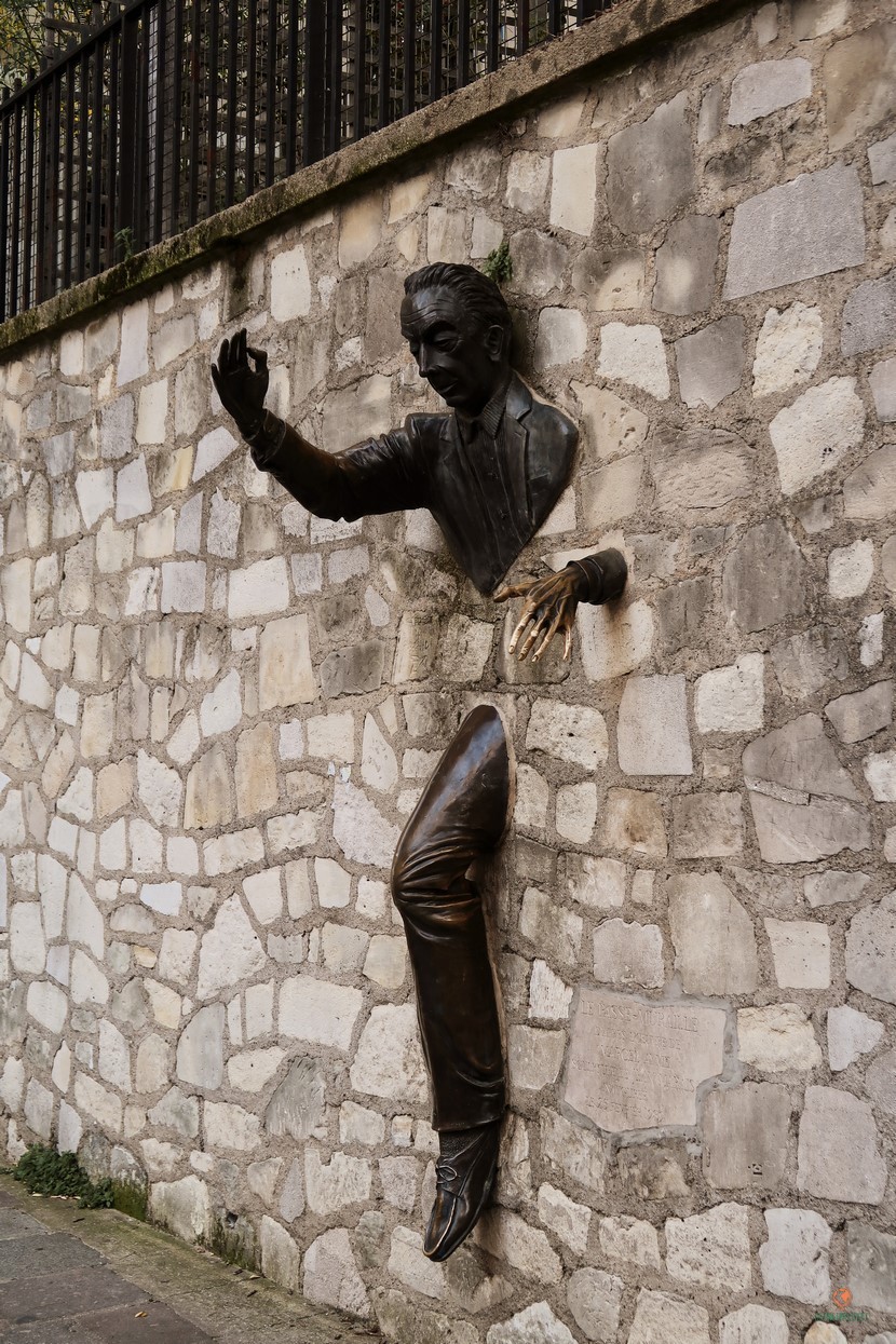 Estatua original en Montmartre.