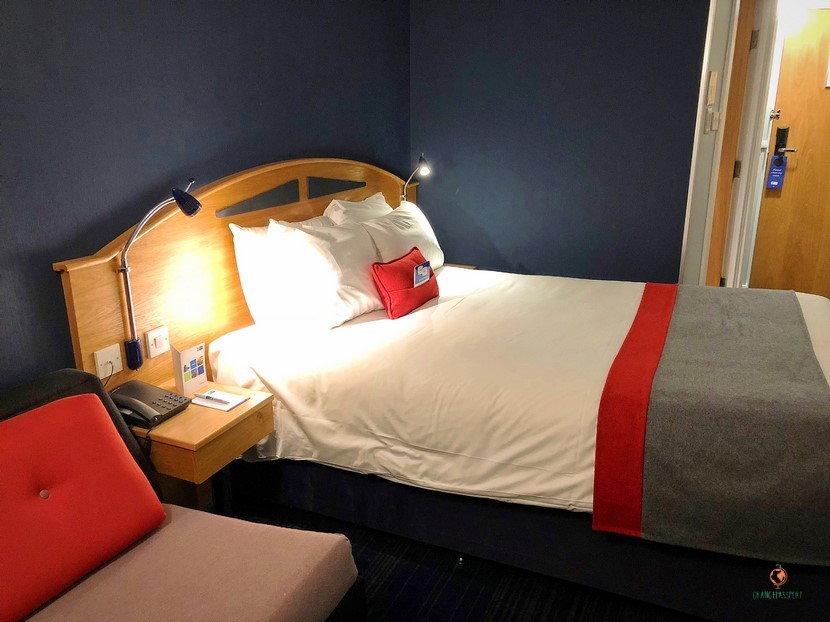 Holiday Inn Express East Midlands Airport en Nottingham.