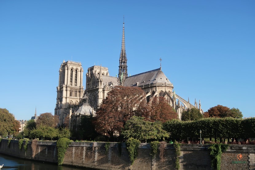 Vista trasera de la Catedral de Notre Dame.
