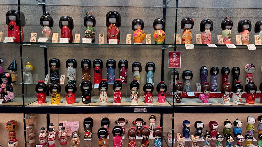 Muñecas kokeshi Kioto