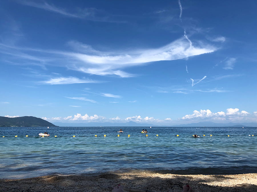 Después de los tifones viene buen tiempo