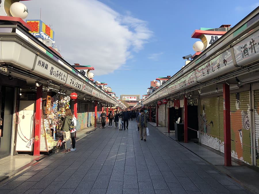 Nakamise dori a primera hora