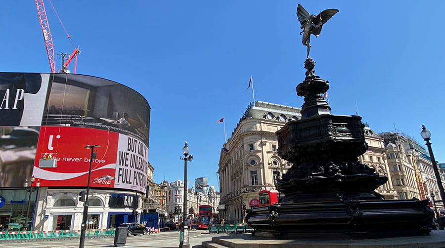 Picadilly Circus huida en las reliquias de la muerte
